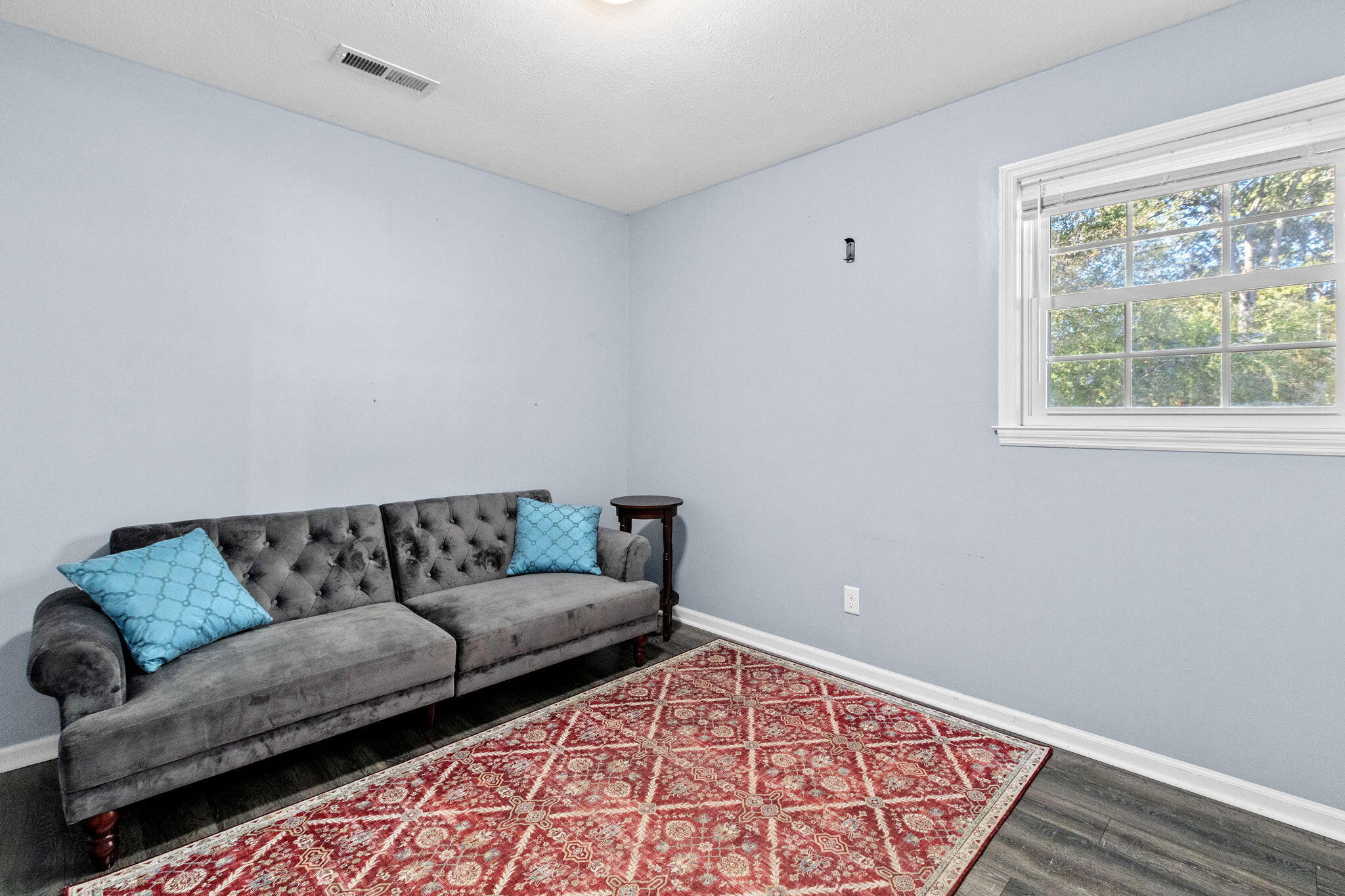 105 W Walnut Circle