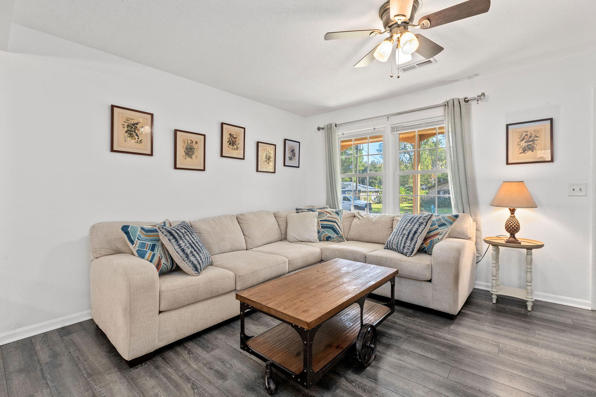 105 W Walnut Circle