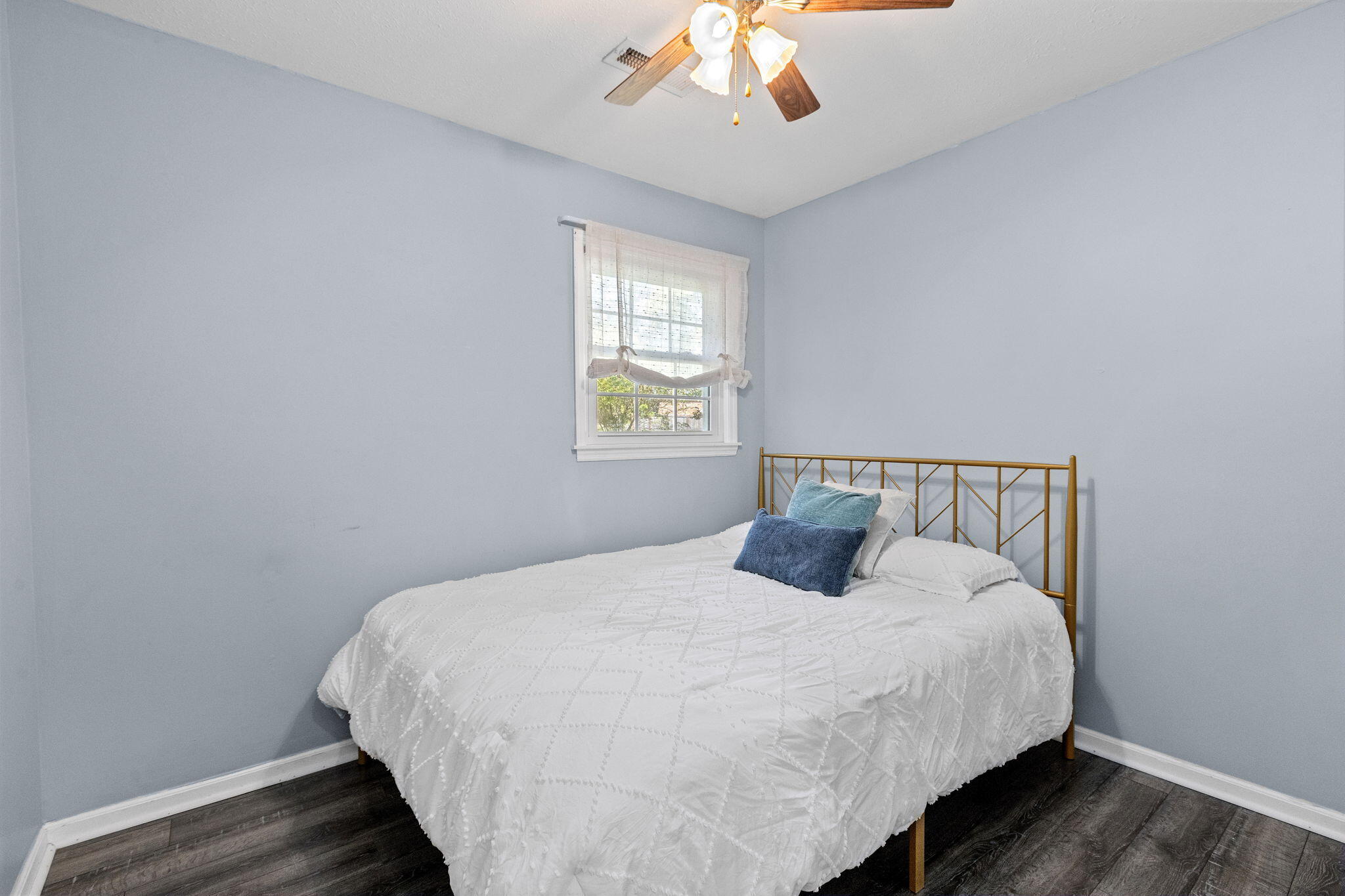105 W Walnut Circle