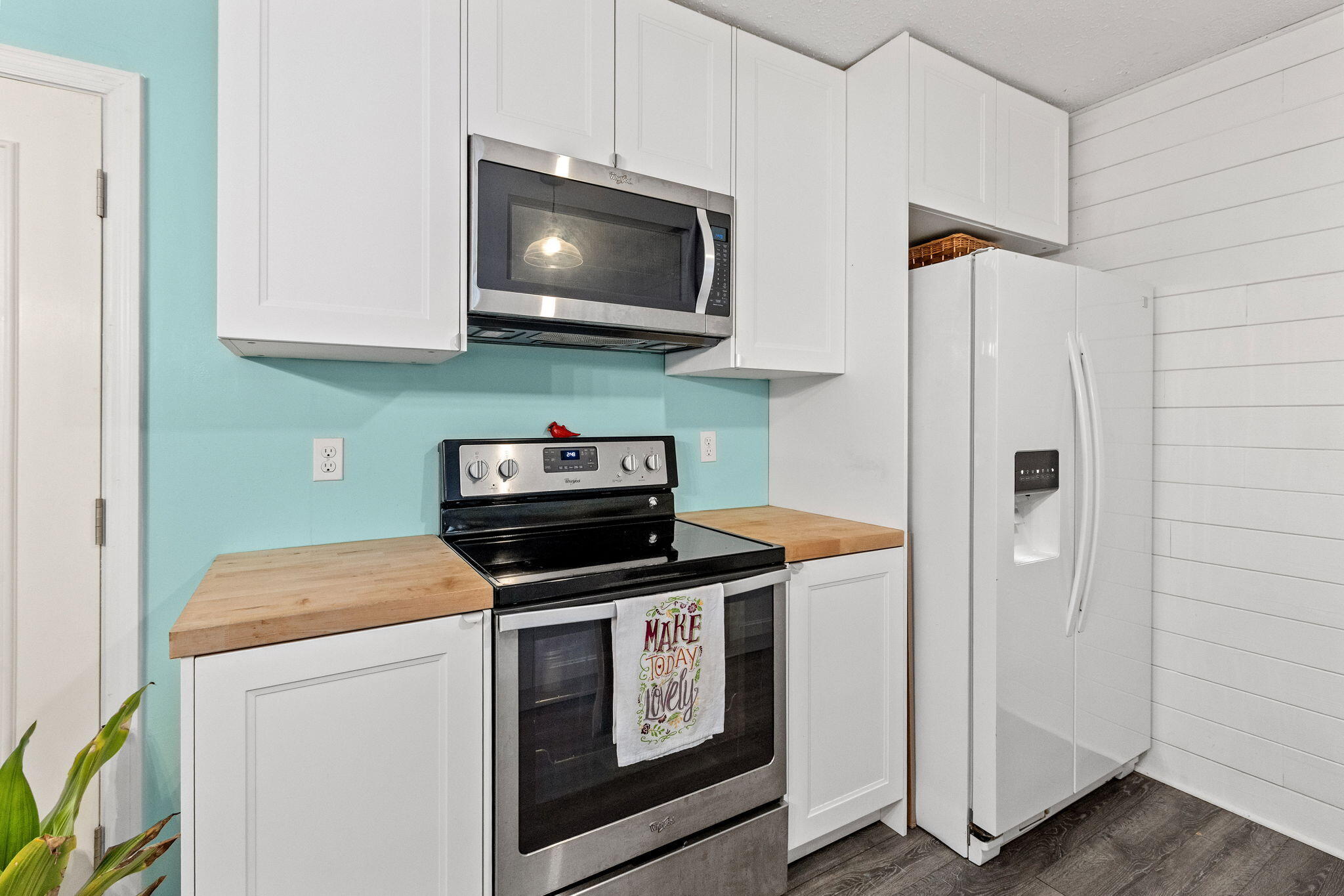 105 W Walnut Circle