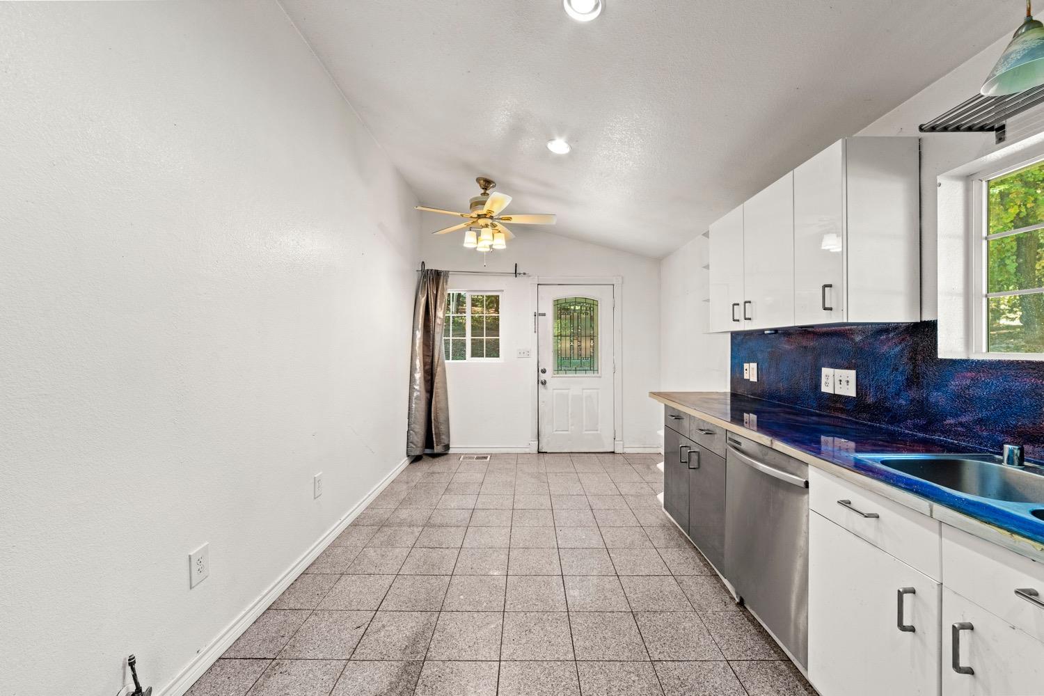 9598 Wright Lane