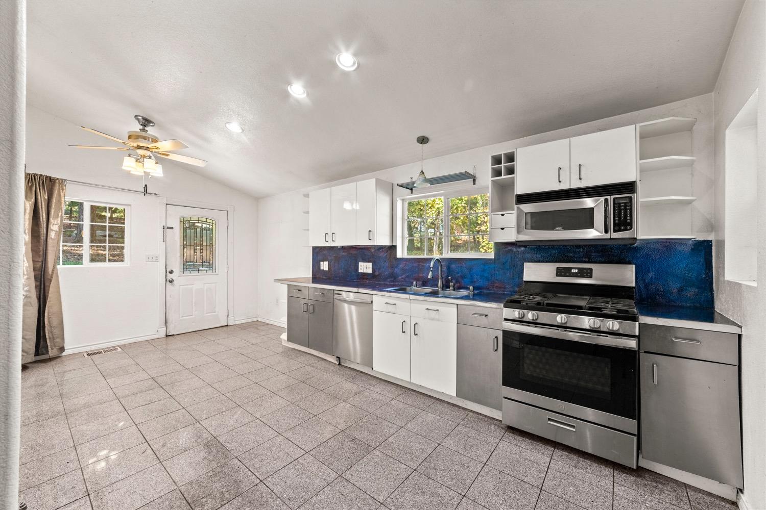 9598 Wright Lane