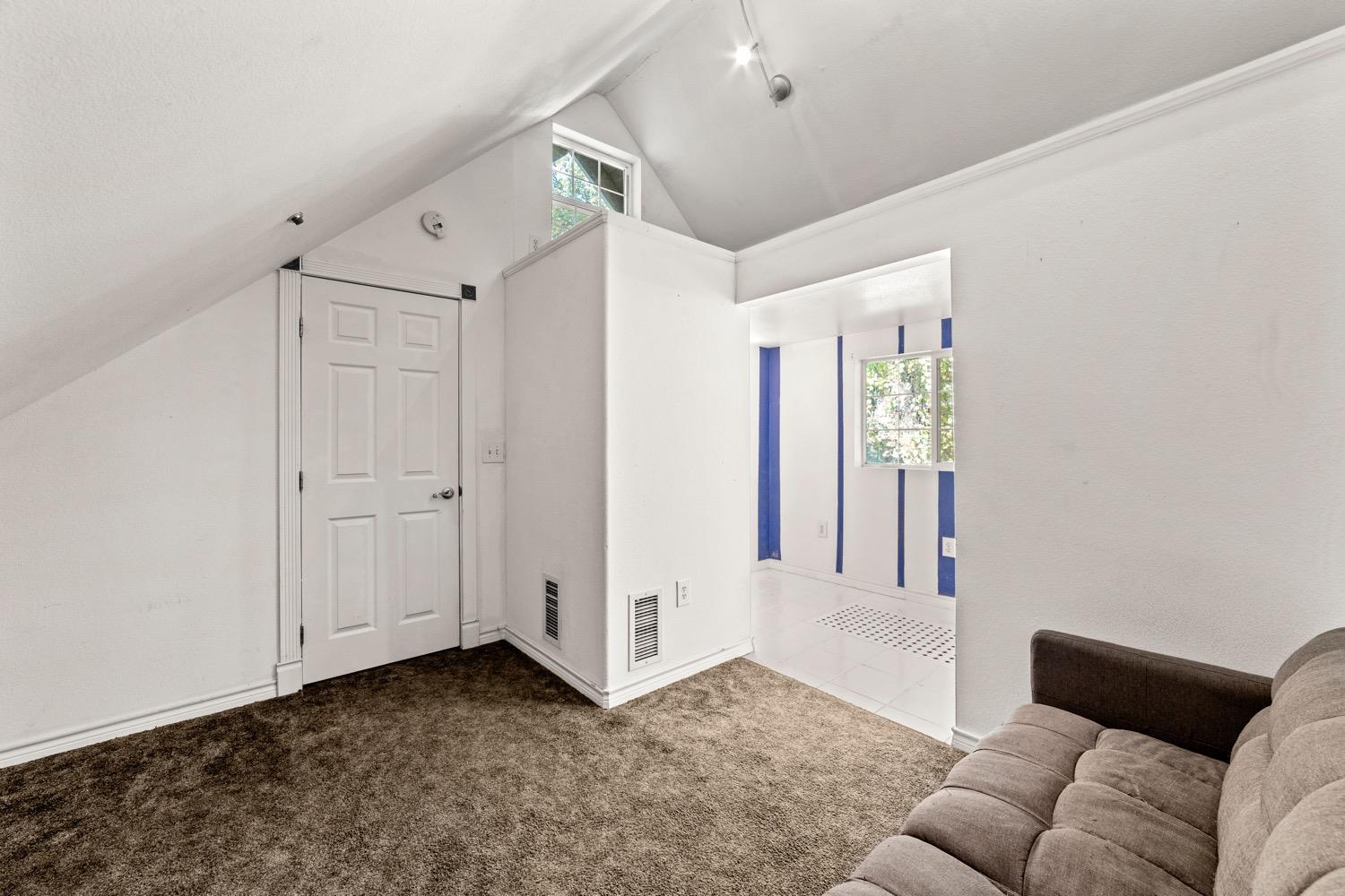 9598 Wright Lane