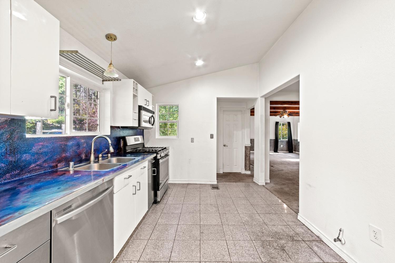 9598 Wright Lane
