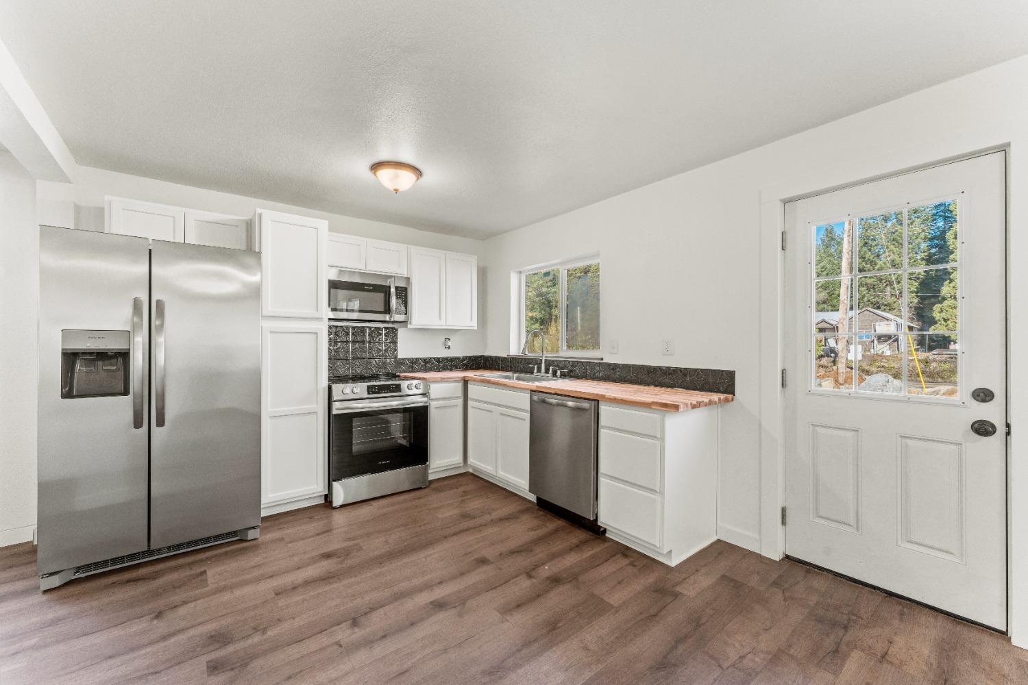 11856 La Porte Road