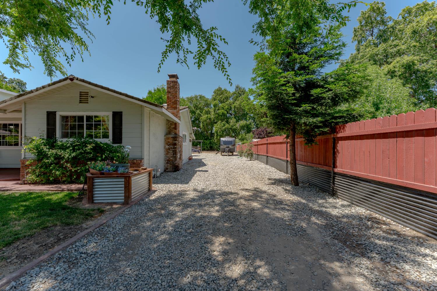 1809 W Biggs Road
