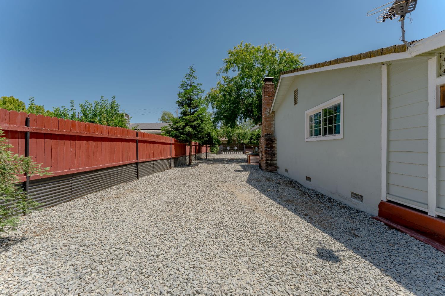 1809 W Biggs Road