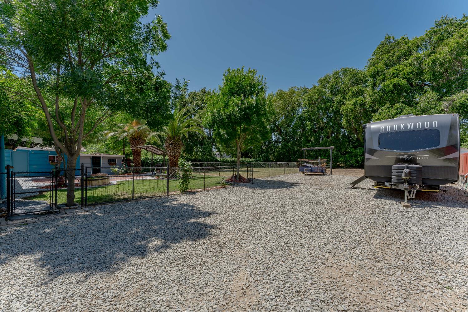 1809 W Biggs Road