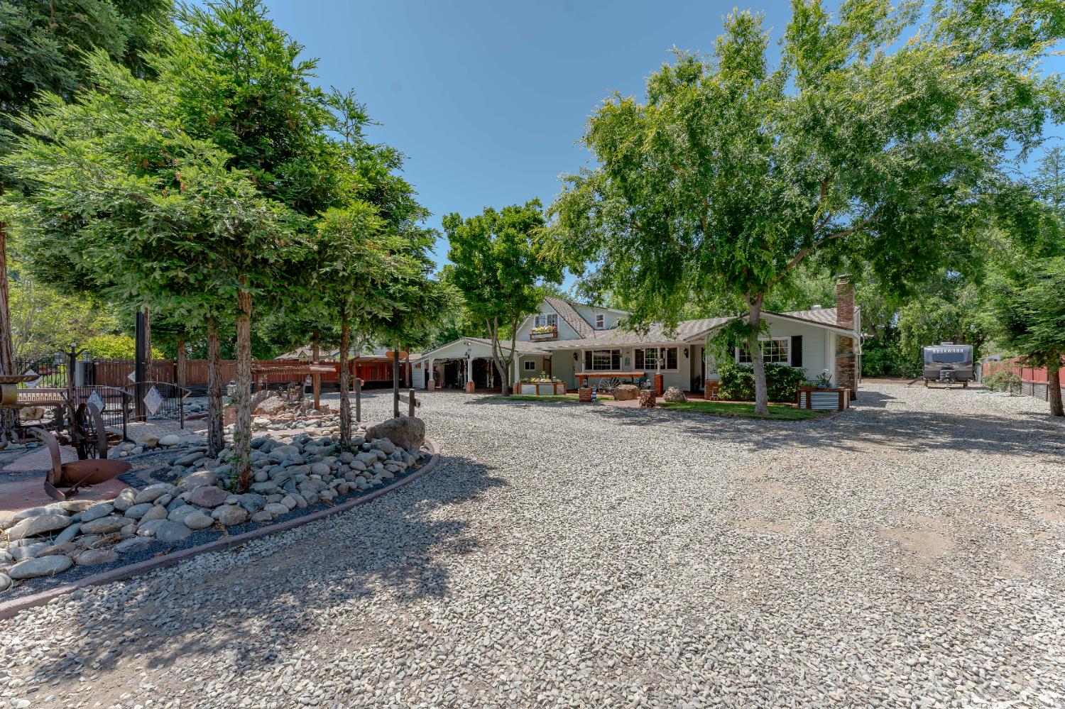 1809 W Biggs Road