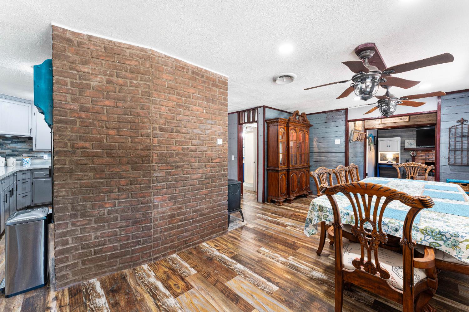1809 W Biggs Road