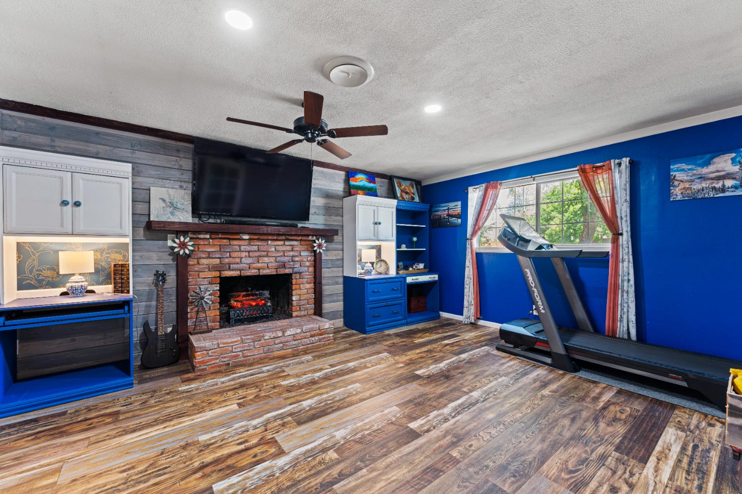 1809 W Biggs Road