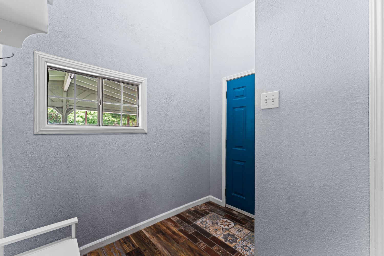 1809 W Biggs Road