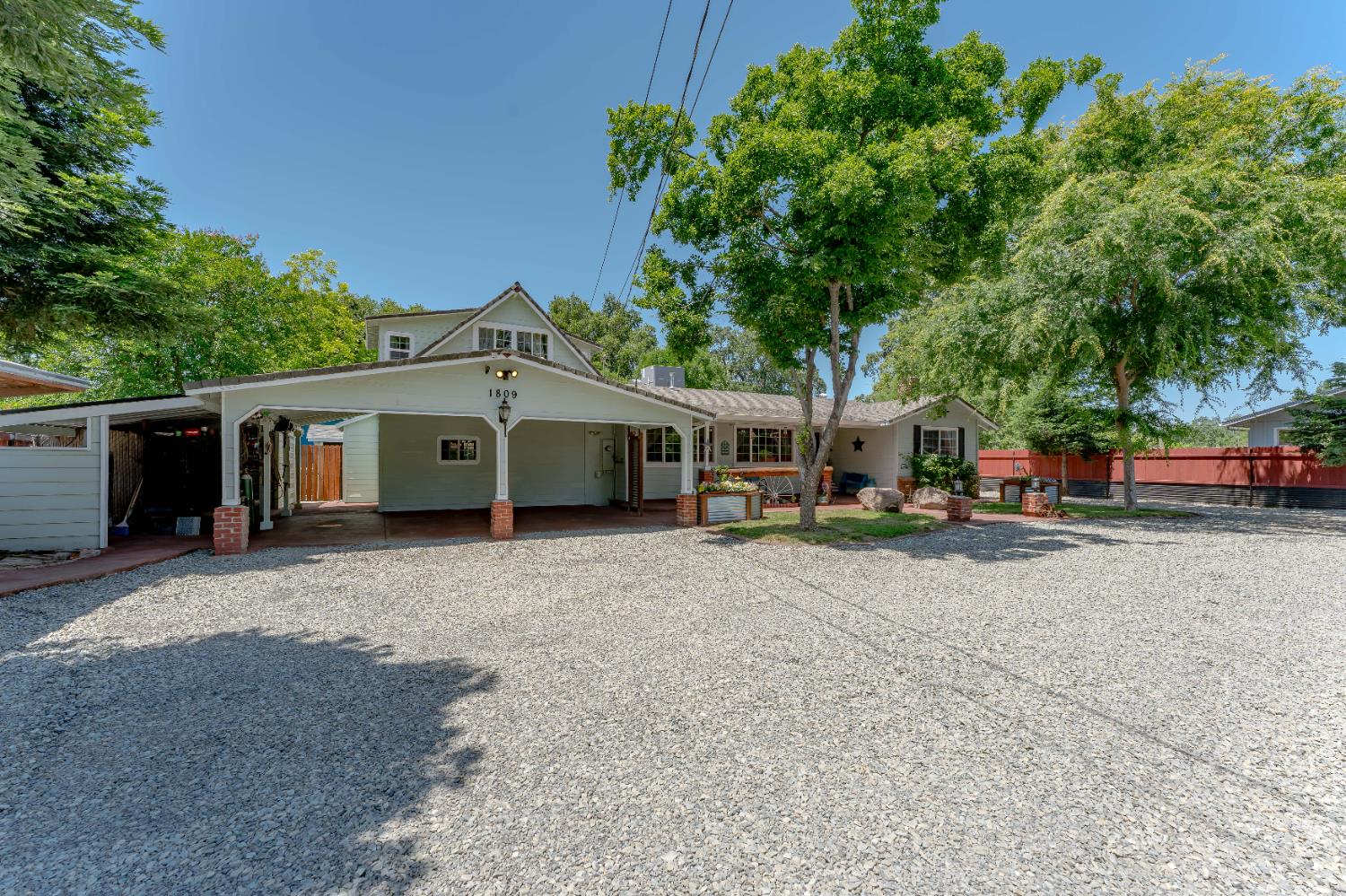 1809 W Biggs Road