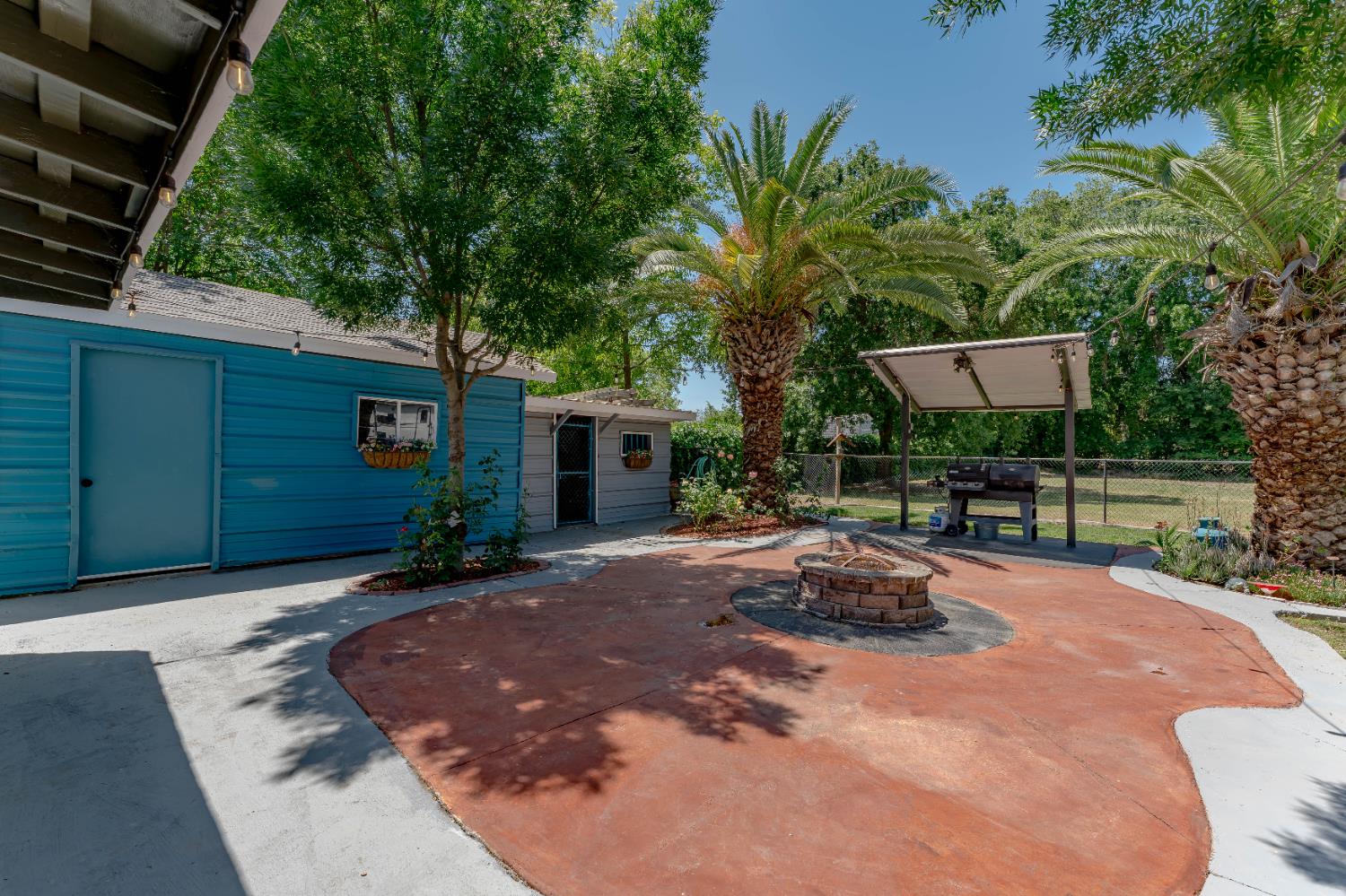 1809 W Biggs Road