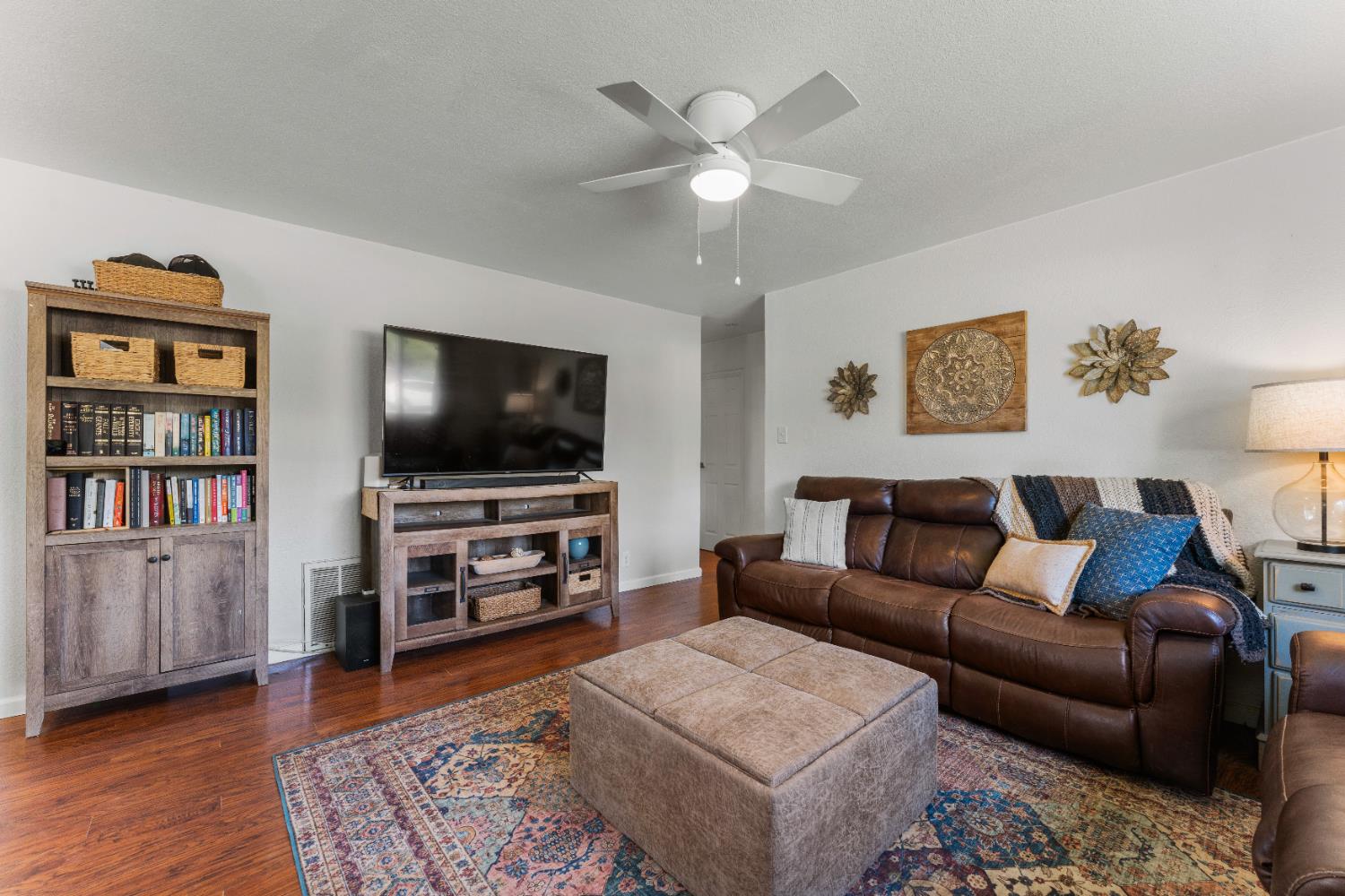 2927 4th Street