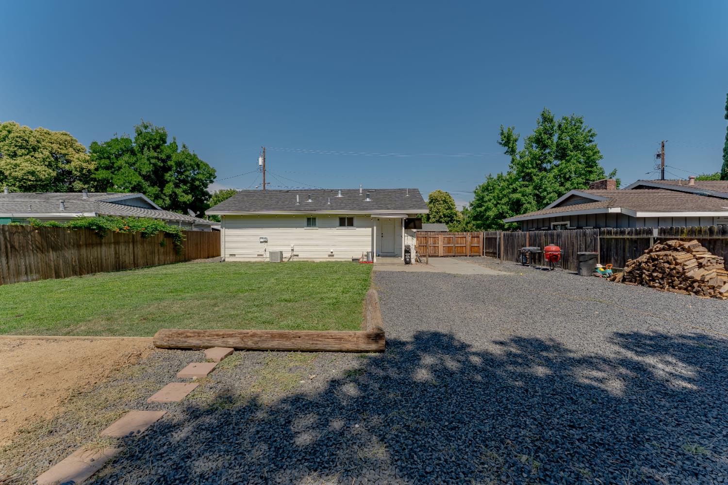 2927 4th Street