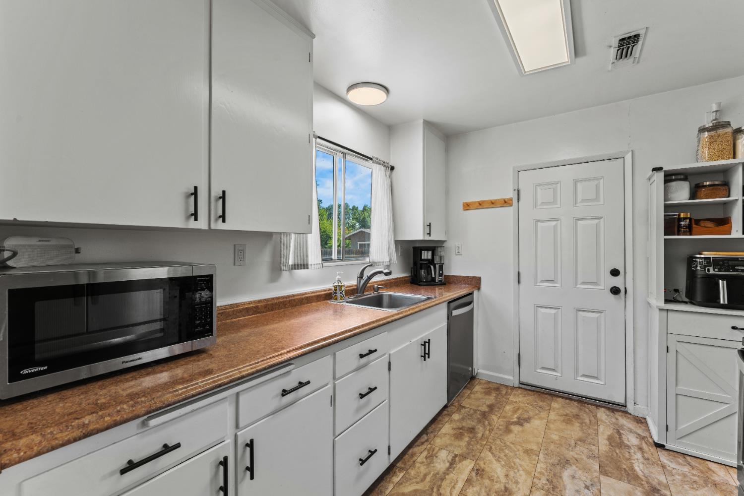 2927 4th Street