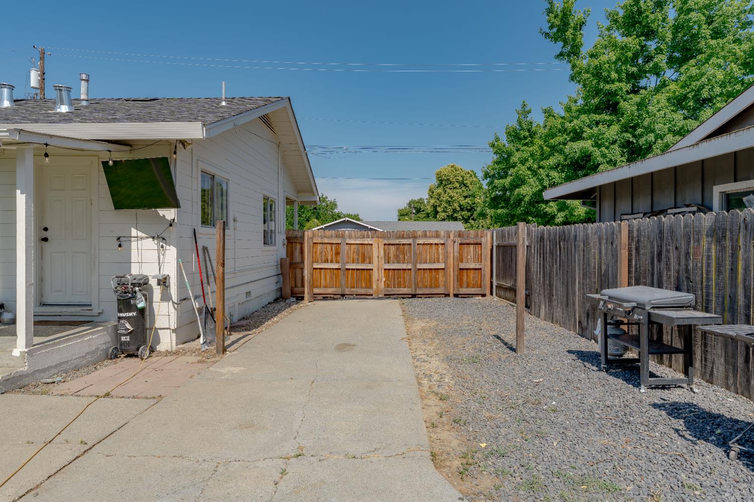 2927 4th Street