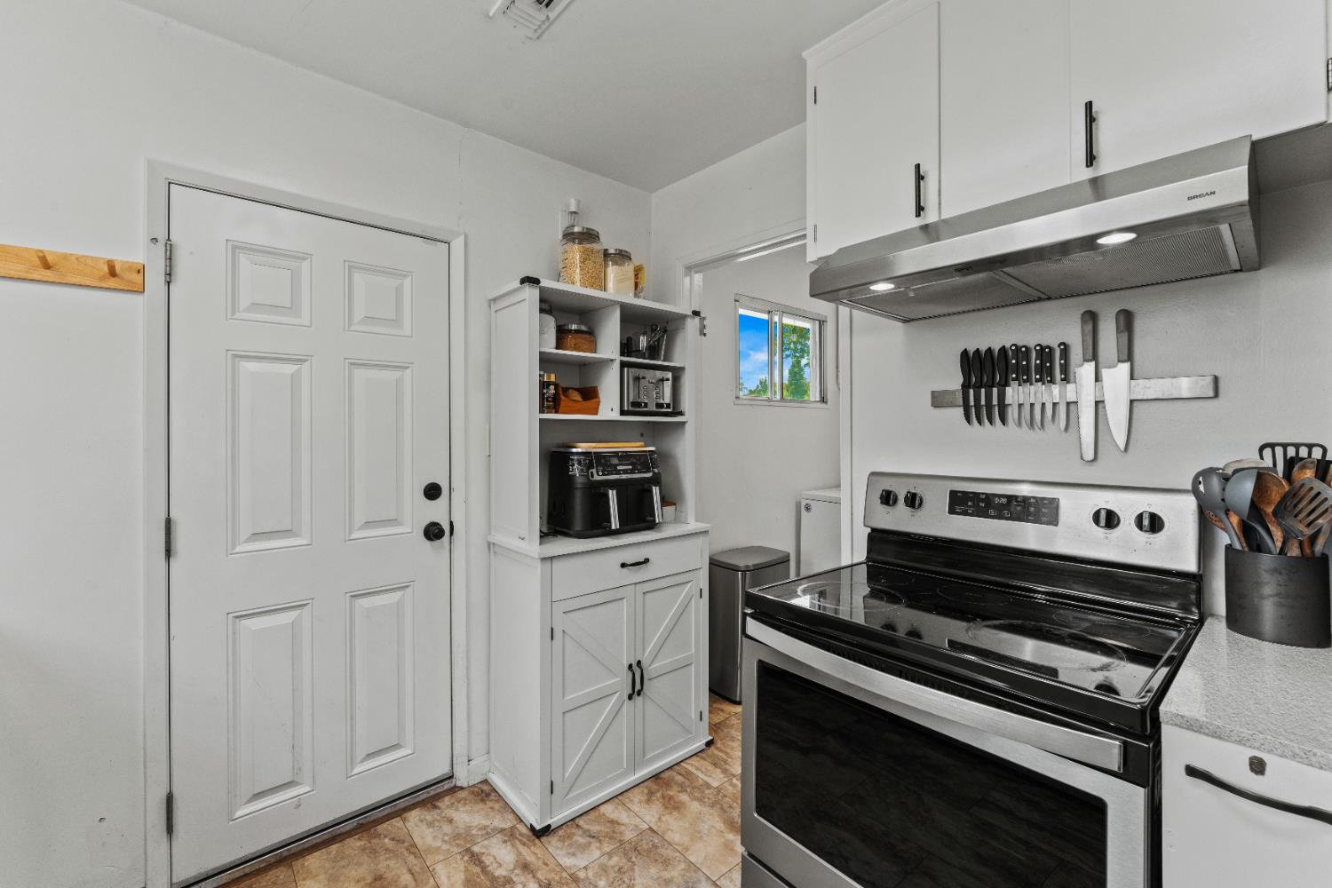 2927 4th Street