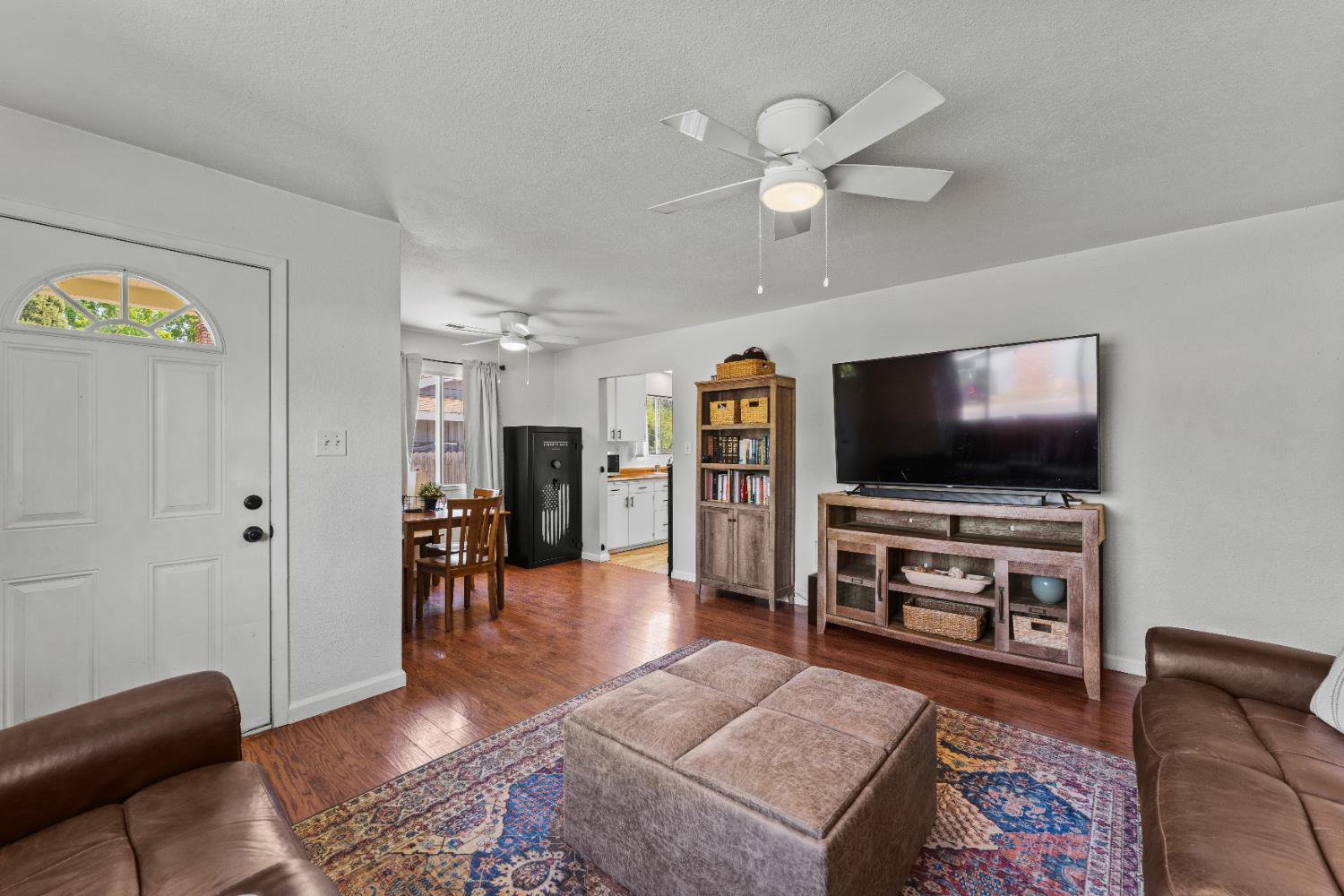 2927 4th Street