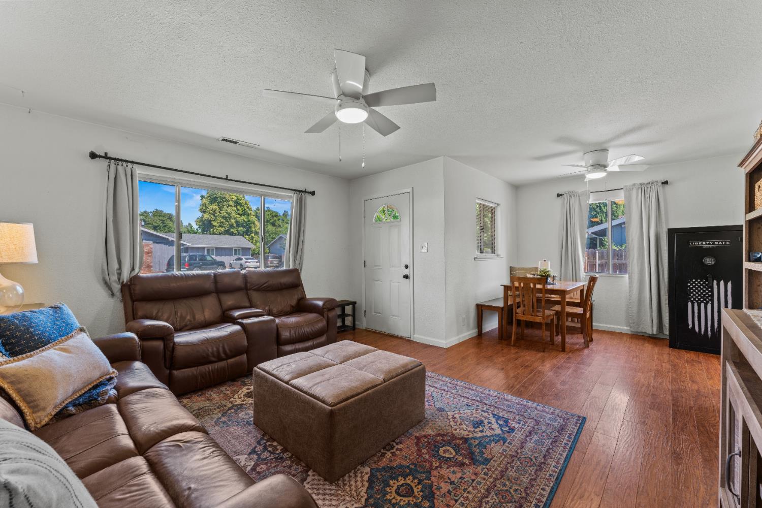 2927 4th Street