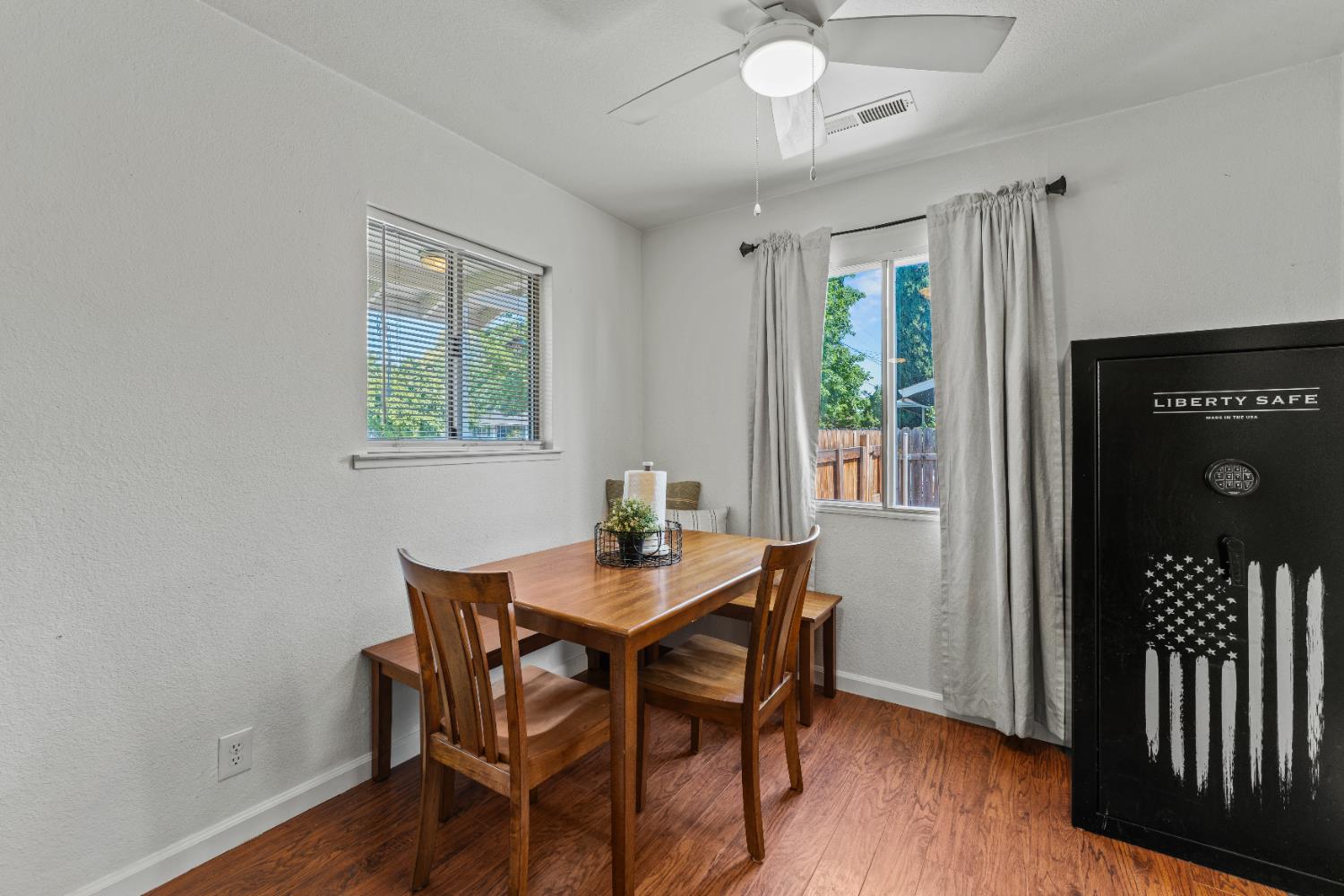 2927 4th Street