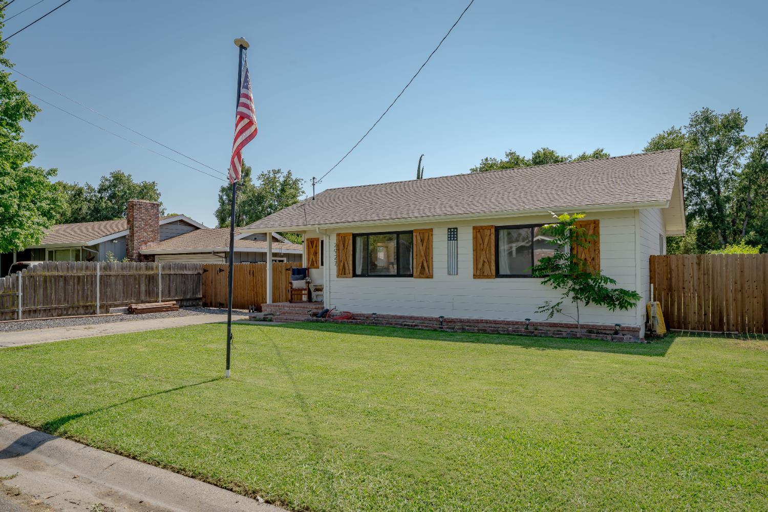 2927 4th Street