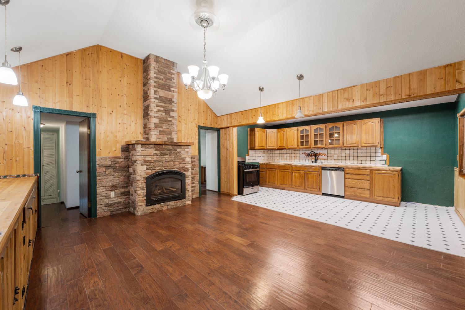 16548 New York House Road