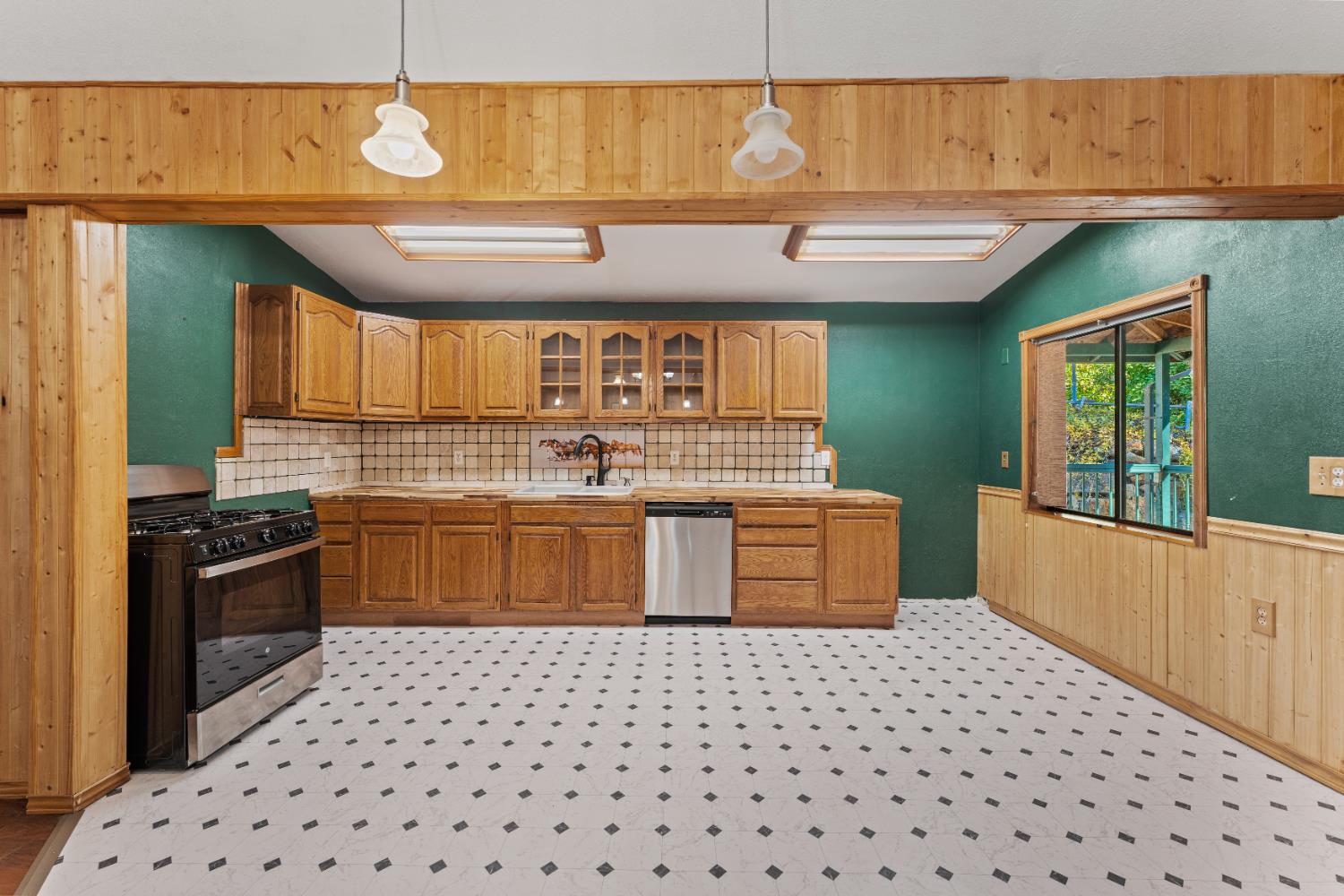 16548 New York House Road