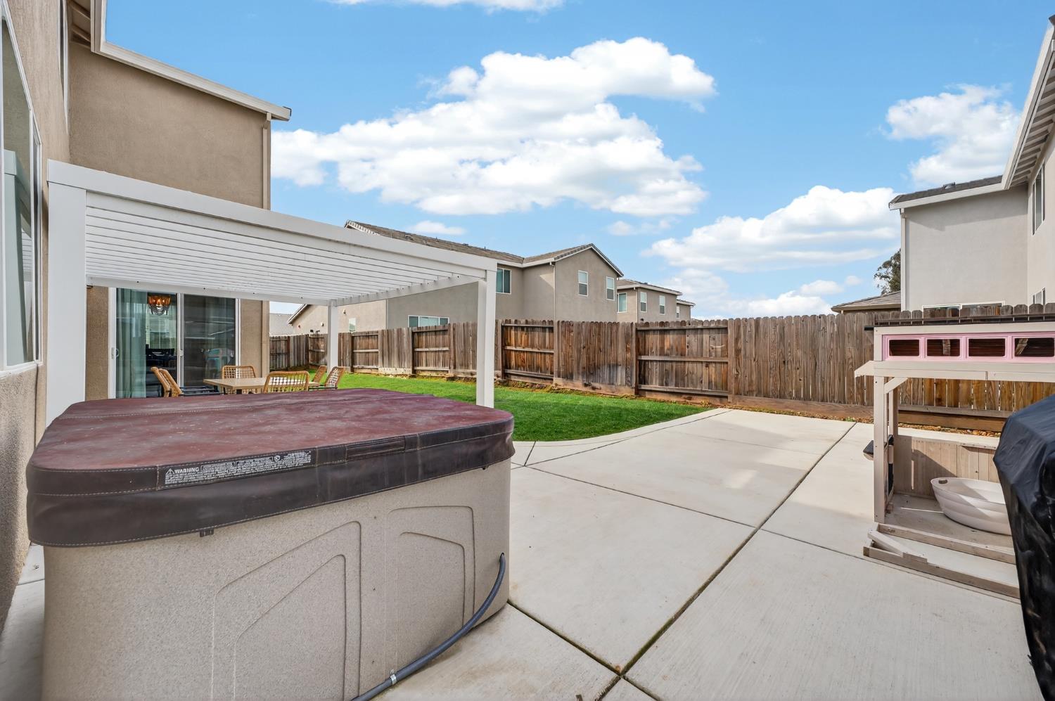 812 Cross Creek Lane