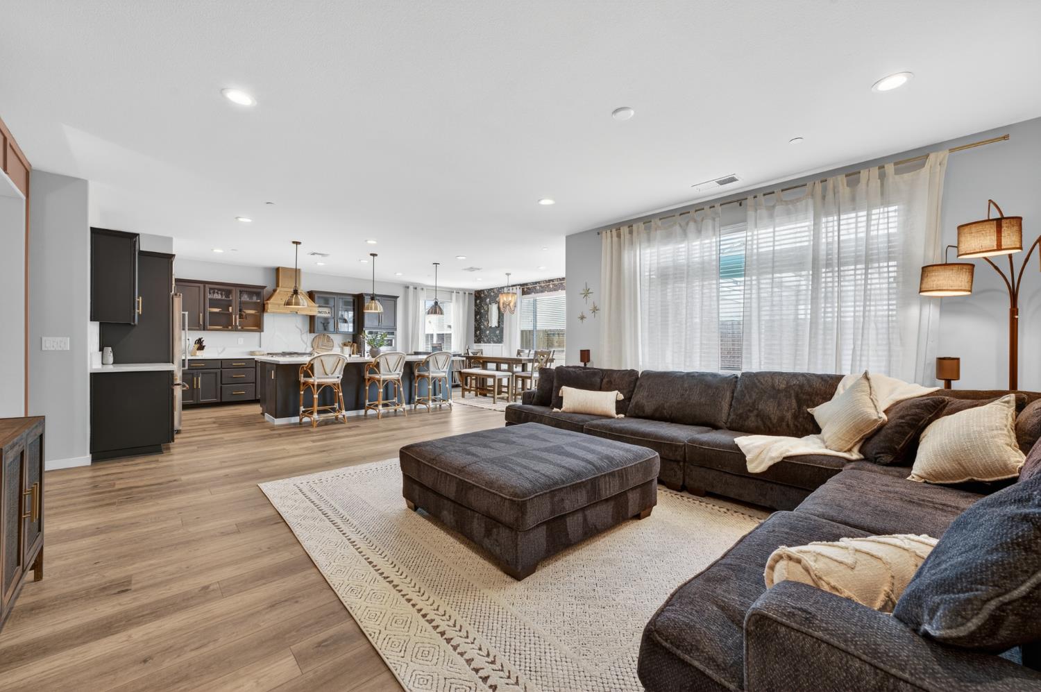 812 Cross Creek Lane