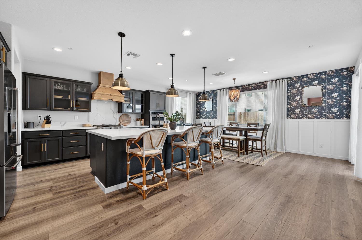 812 Cross Creek Lane