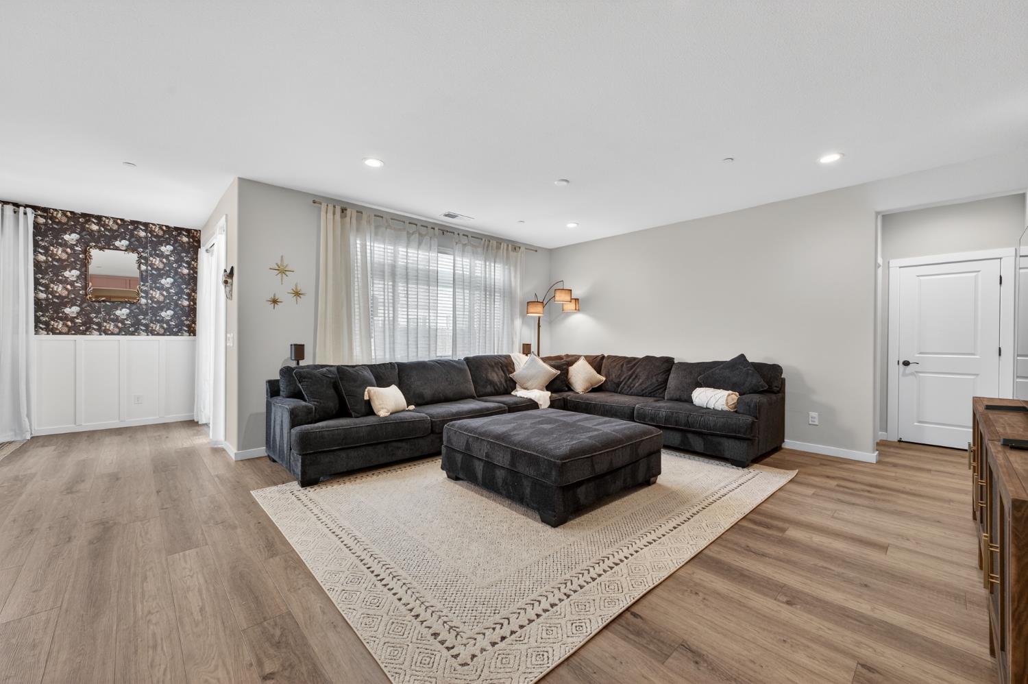 812 Cross Creek Lane