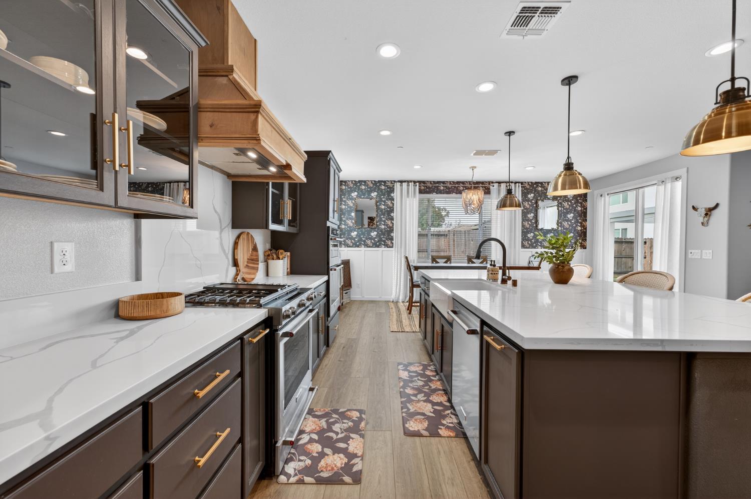 812 Cross Creek Lane