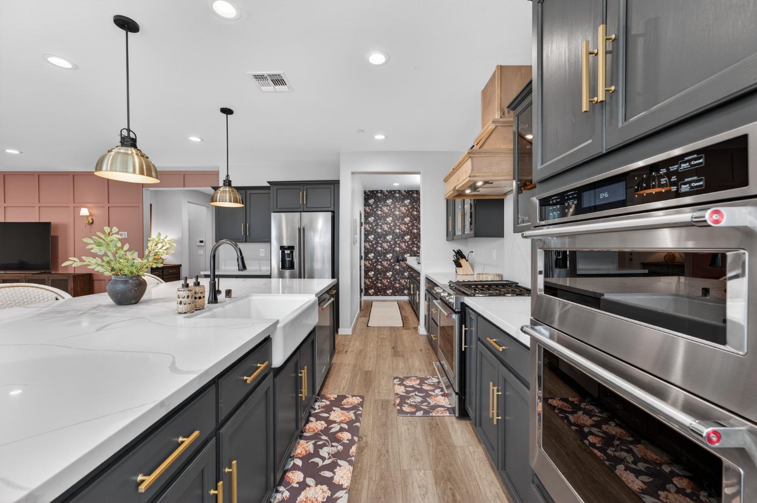 812 Cross Creek Lane