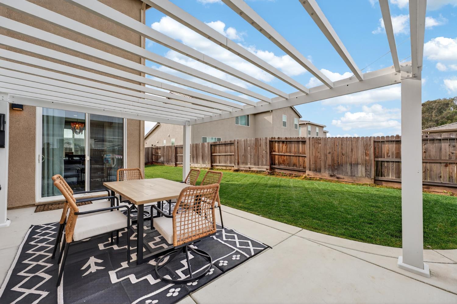 812 Cross Creek Lane