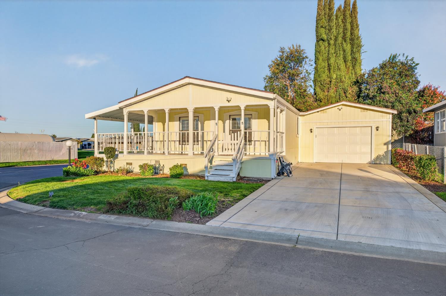 3120 Live Oak Boulevard 29