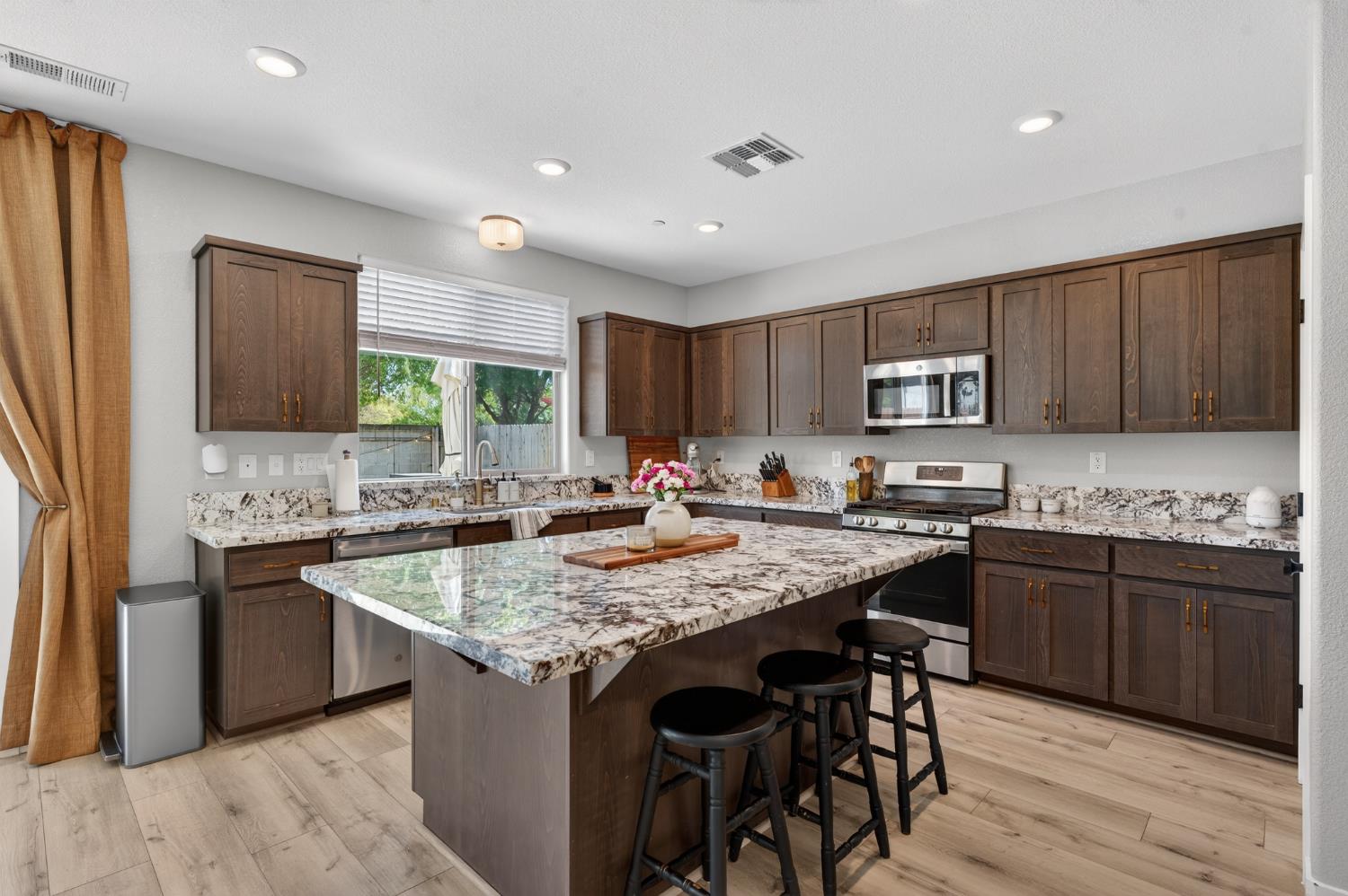 5653 Cobbler Lane