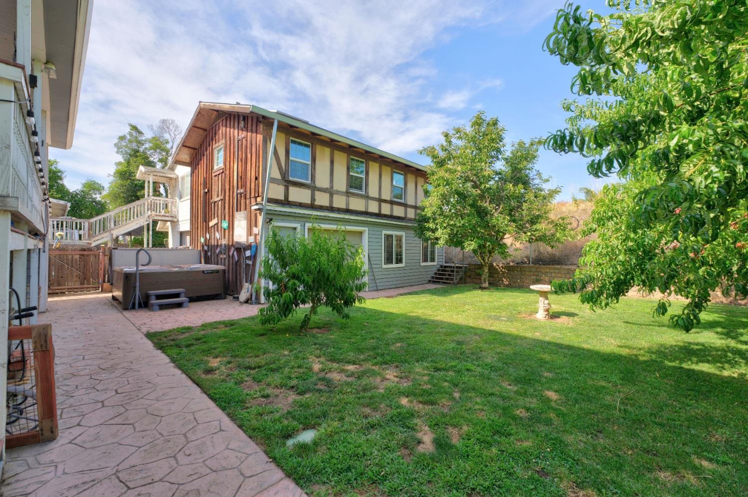 407 2nd Street