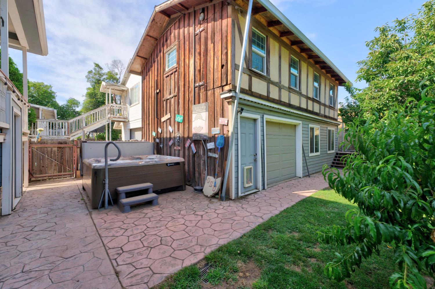 407 2nd Street