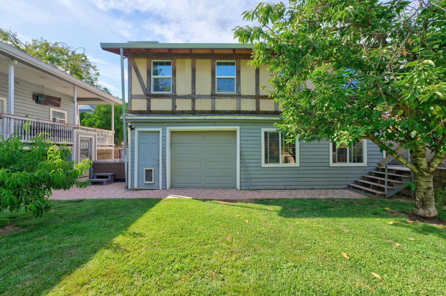 407 2nd Street
