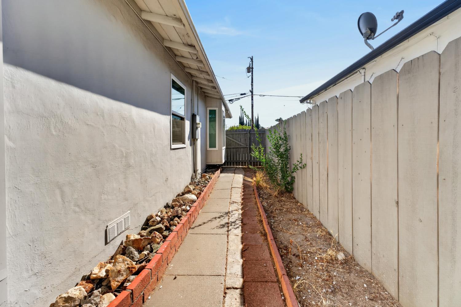 370 Pine Way