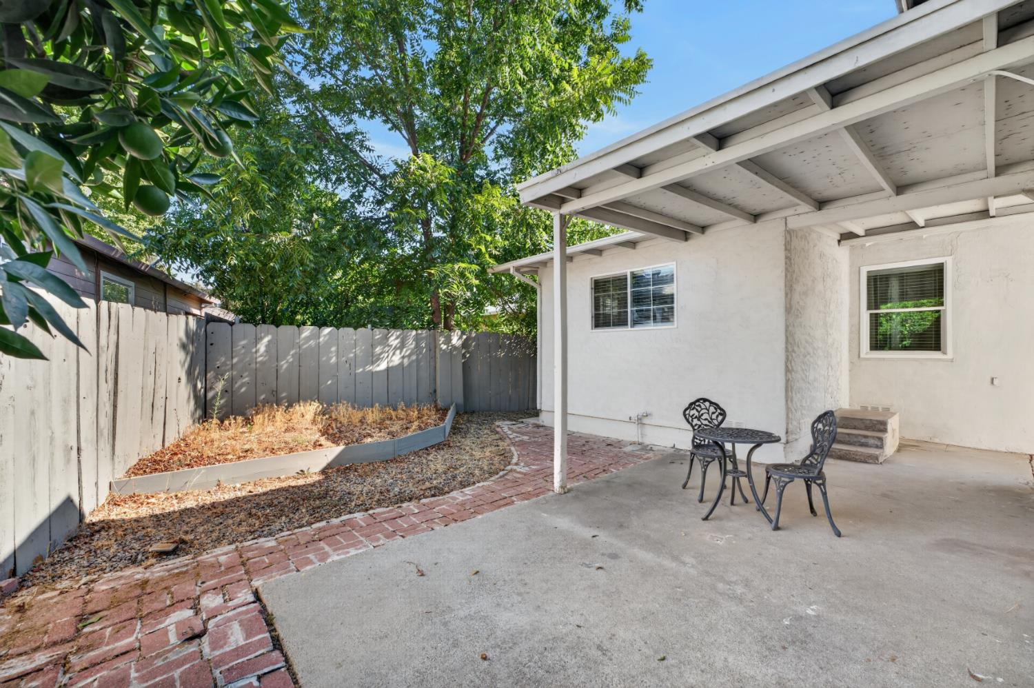 370 Pine Way