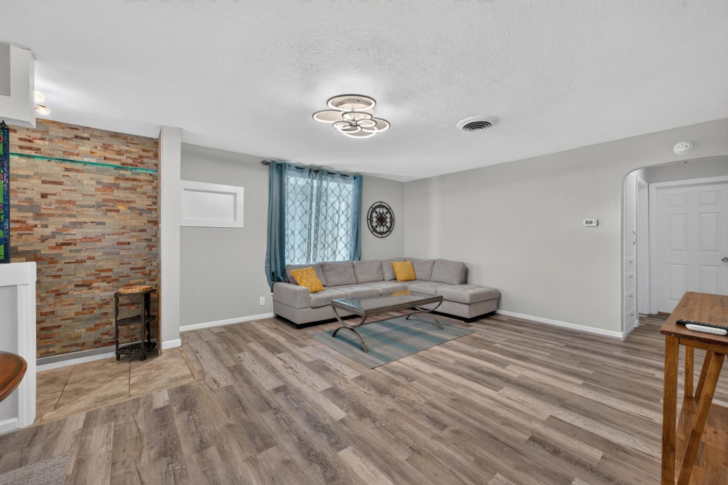 370 Pine Way