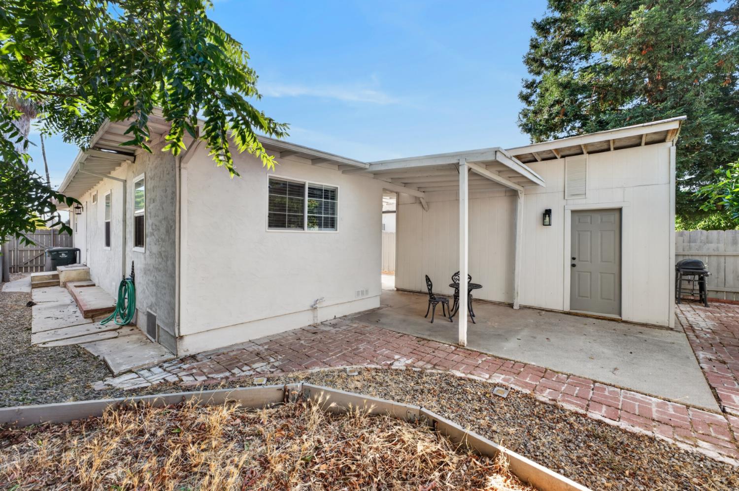 370 Pine Way