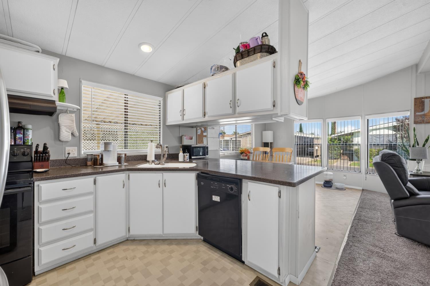 3120 Live Oak Boulevard 84