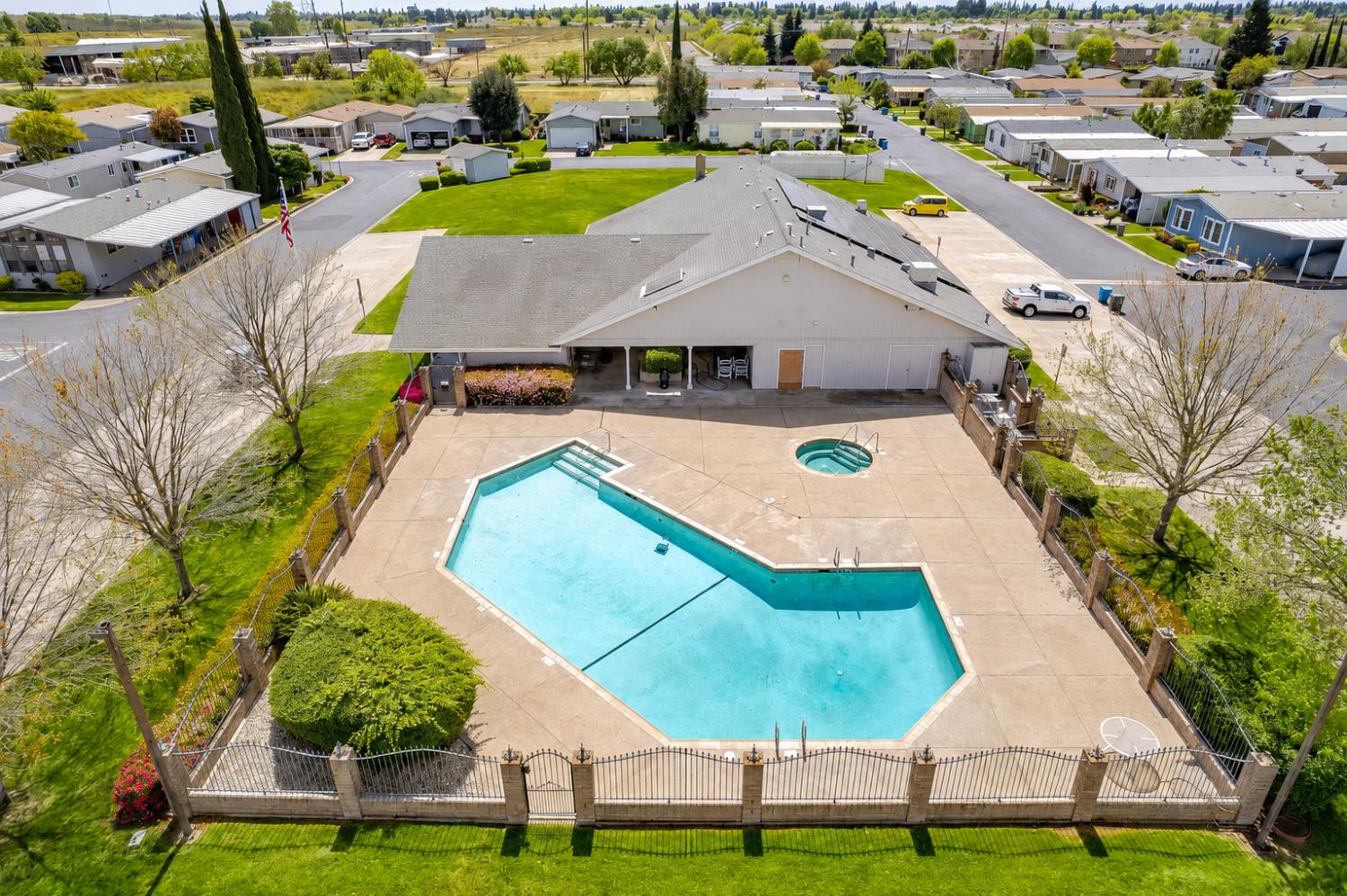 3120 Live Oak Boulevard 84