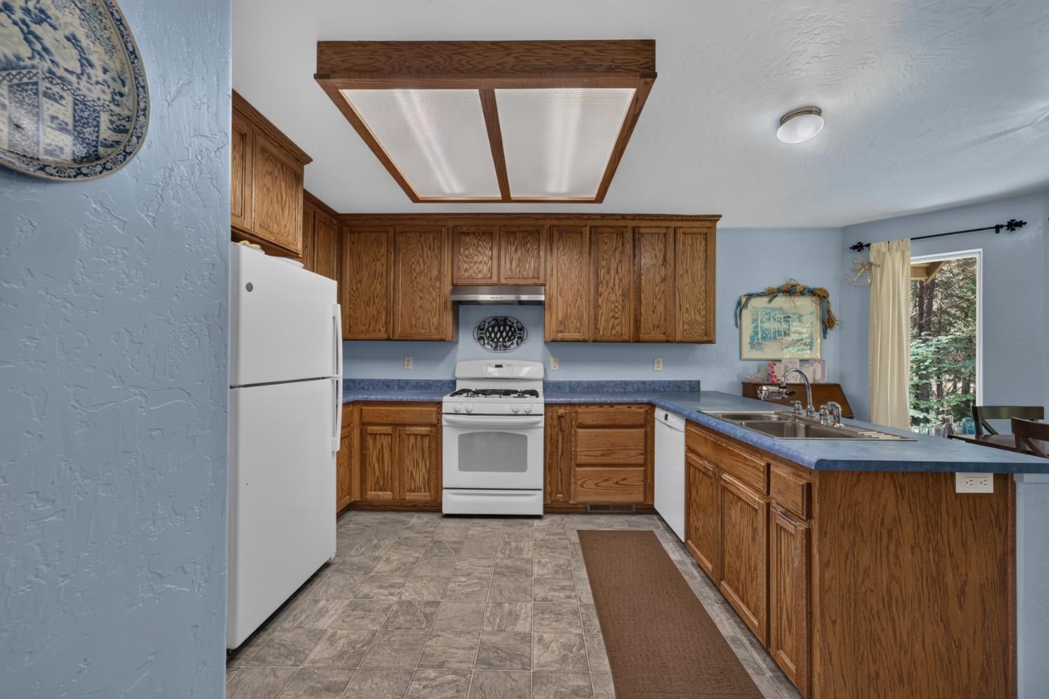 17089 Whispering Pines Way
