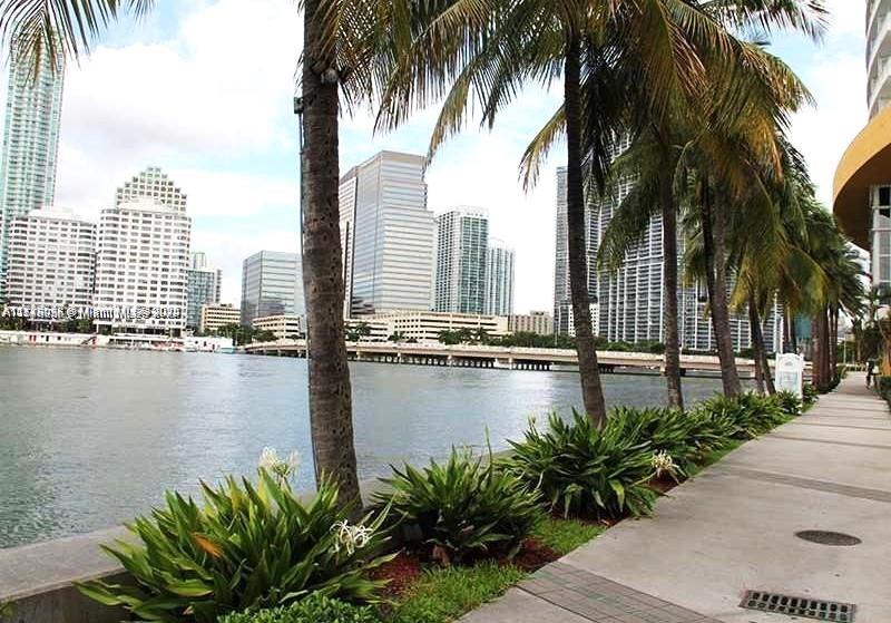 999 SW 1st Ave # 2115