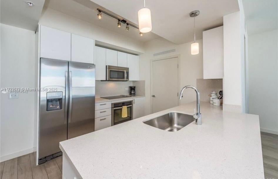 999 SW 1st Ave # 2115